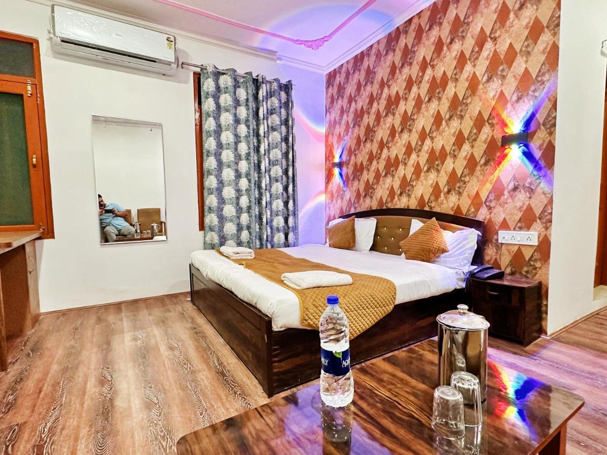 Roseline Inn Срінагар Екстер'єр фото