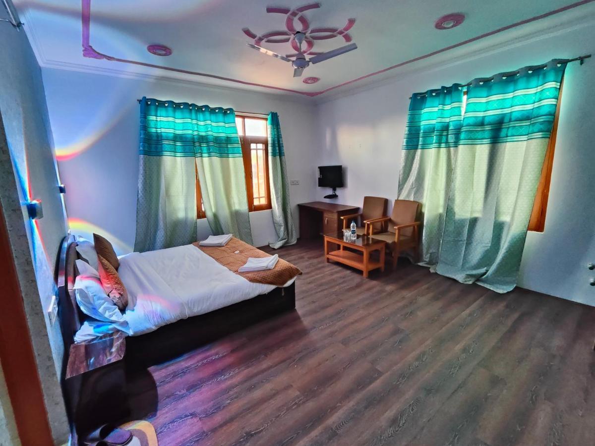 Roseline Inn Срінагар Екстер'єр фото