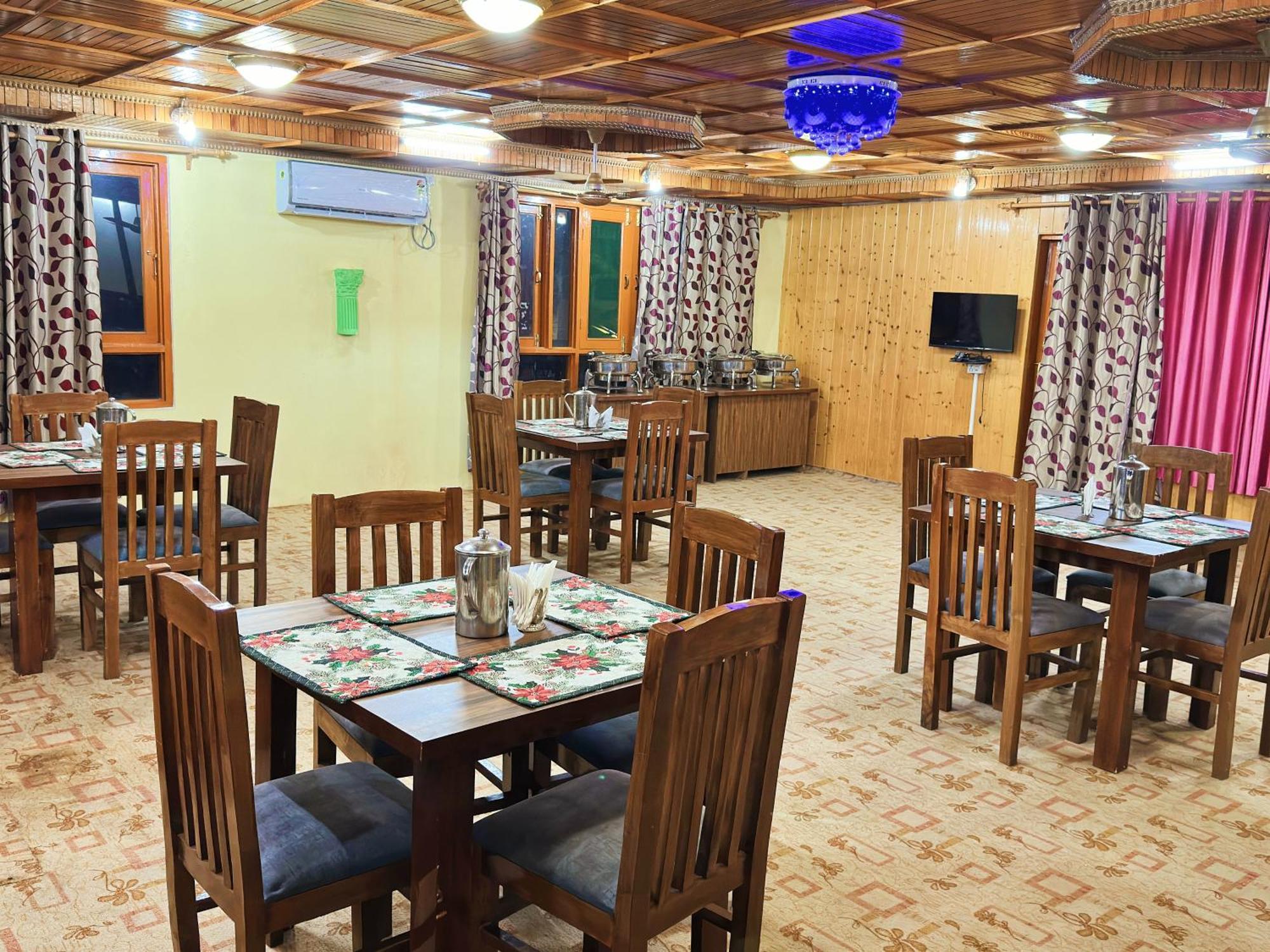 Roseline Inn Срінагар Екстер'єр фото