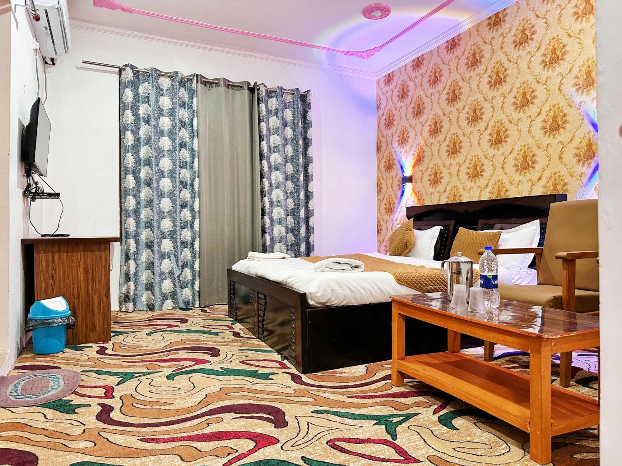 Roseline Inn Срінагар Екстер'єр фото