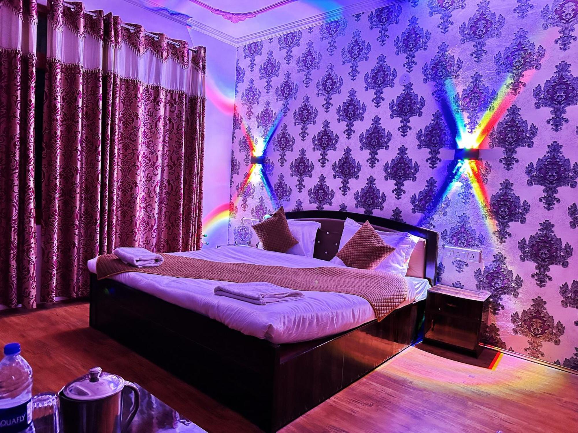 Roseline Inn Срінагар Екстер'єр фото